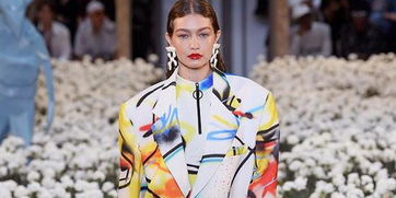 不限于聯名 藝術家正越來越深入地滲透時尚業